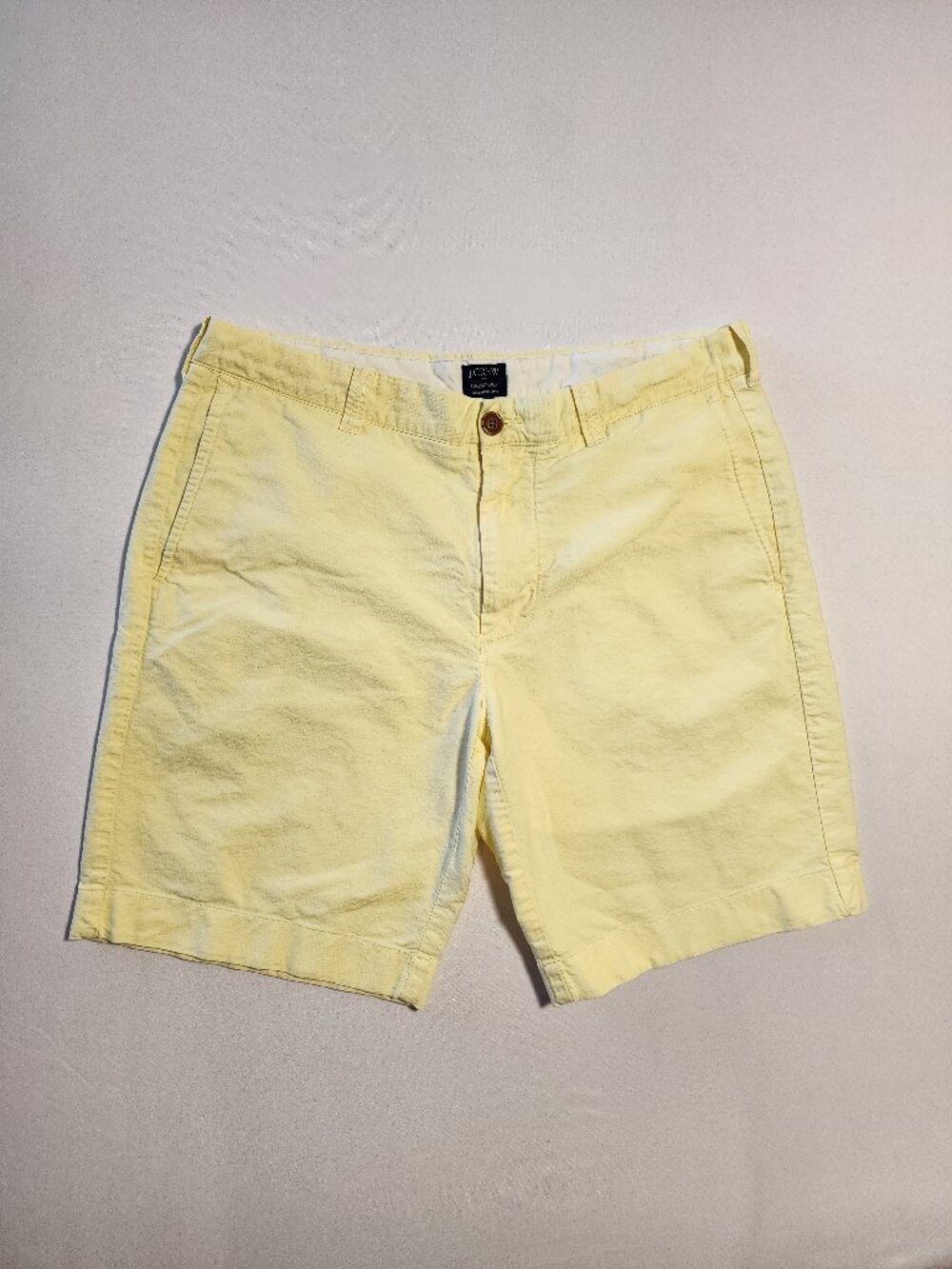 J.CREW Gramercy Mens Yellow Chino Shorts Flat Front Preppy Summer Size 33W